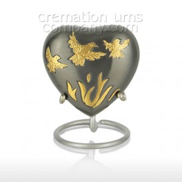 http://www.cremationurnscompany.com/1087-thickbox_default/journey-3inch-heart.jpg